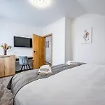 Penzión pre hostí U Jakuba & Restauracia Bezplatne Parkovanie 3*