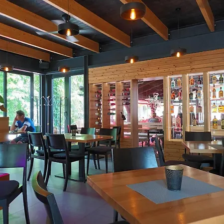 U Jakuba & Restauracia Bezplatne Parkovanie Gæstehus