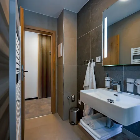 U Jakuba & Restauracia Bezplatne Parkovanie 3* 마틴